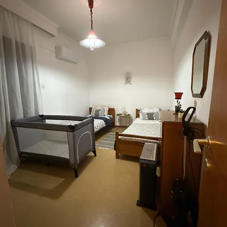 Zozefina Néa Péramos